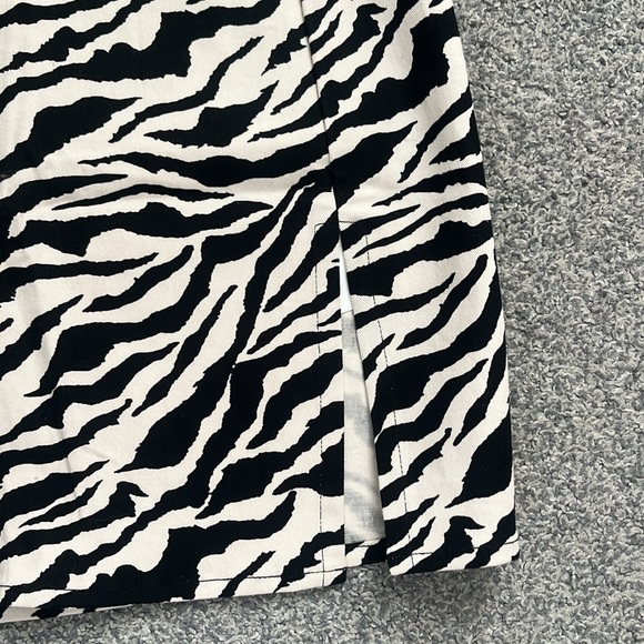 Brand New Motel Rocks Skirt - Picture 4 of 7